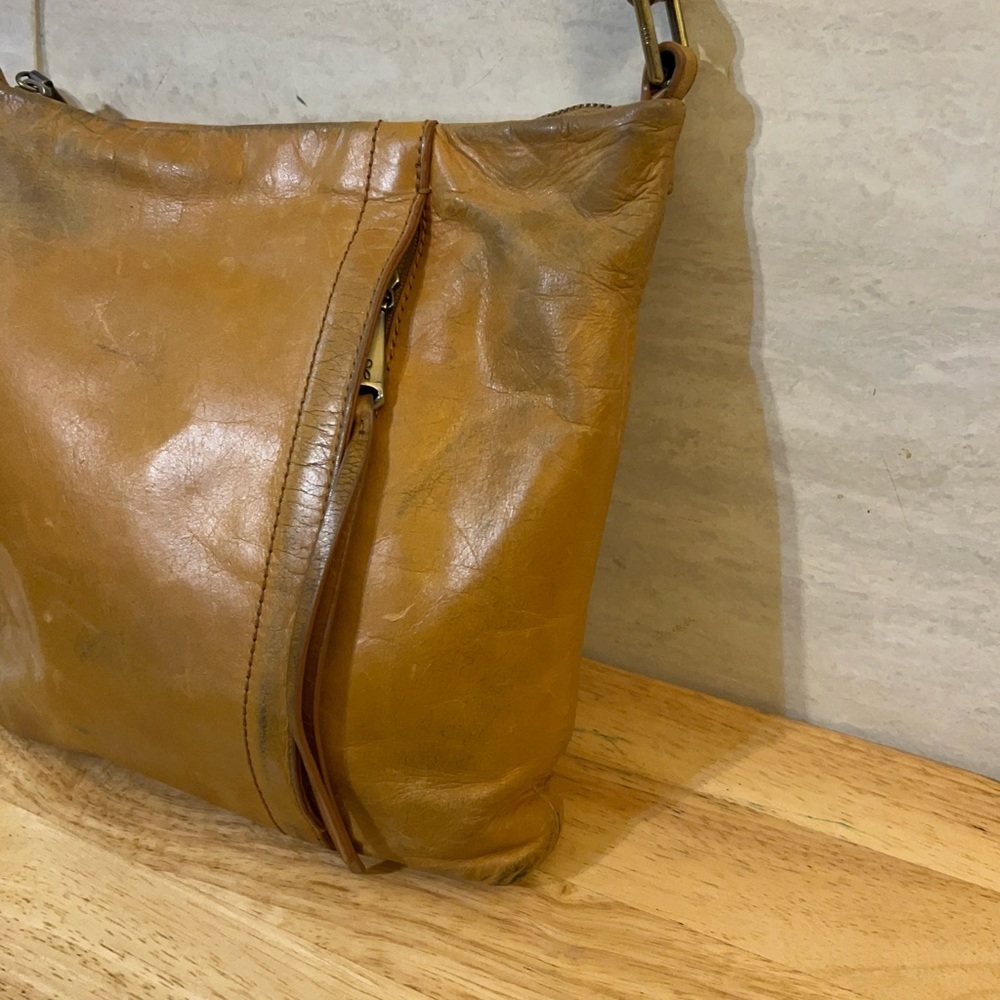 Hobo Drifter, a leather crossbody bag vintage-style smooth leather - Picture 3 of 16